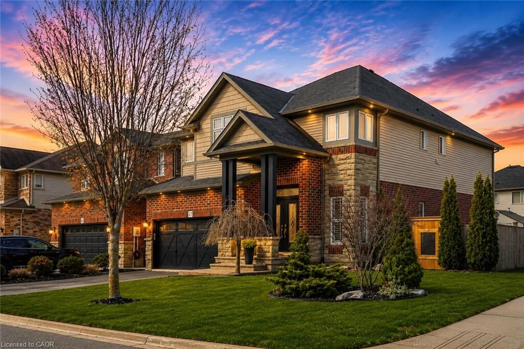 Property Photo:  