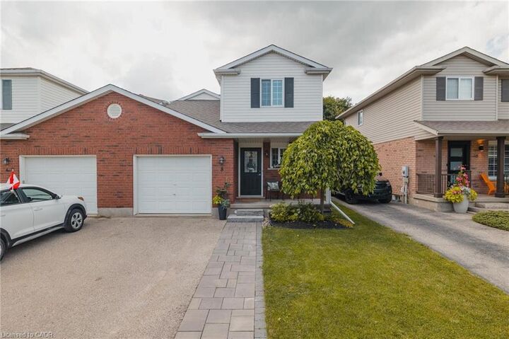 Property Photo: 8 Bitternut Place ON N3B 3L2
