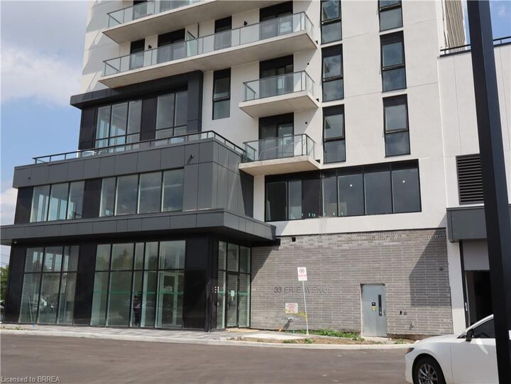 Property Photo:  