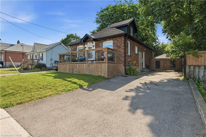 Property Photo:  91 Lyons Avenue  ON N3R 4R3 