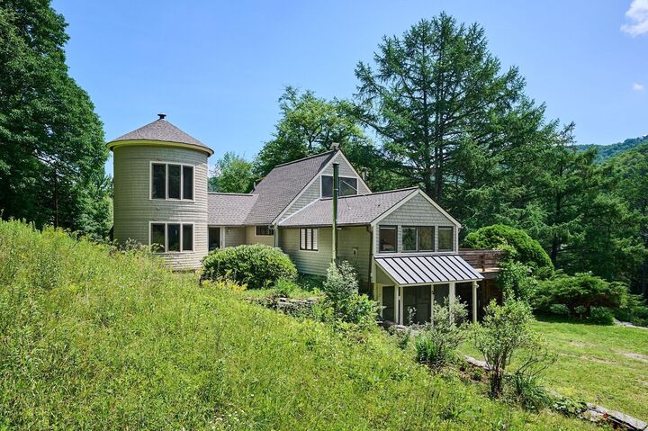 Property Photo:  92 Middle Rd  MA 01339 
