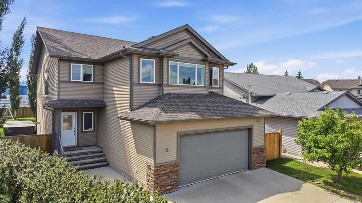 Property Photo: 13 Hendrickson Bay AB T4S 0C6