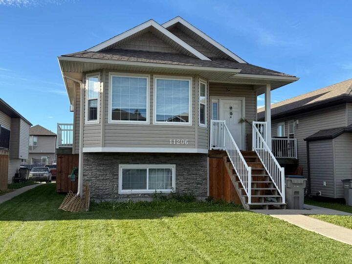 11206 75A Avenue — photo 1