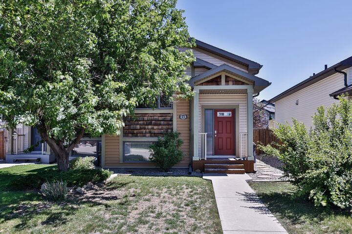 215 Haru Moriyama Place N — photo 1