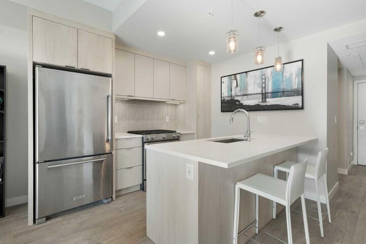 Property Photo:  3375 15 Street SW 202  AB T2T 4A2 