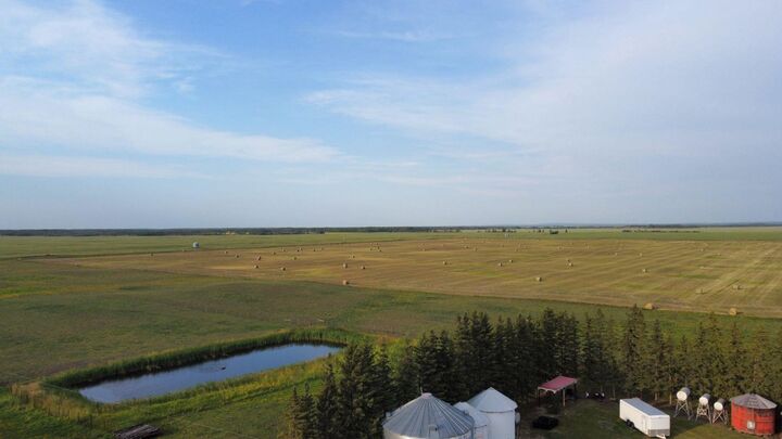 Property Photo: 81154 124 Range AB T0H 0A1