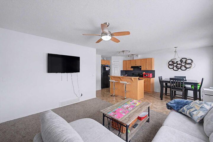 Property Photo: 800 Yankee Valley Boulevard SE 102 AB T4A 2L1