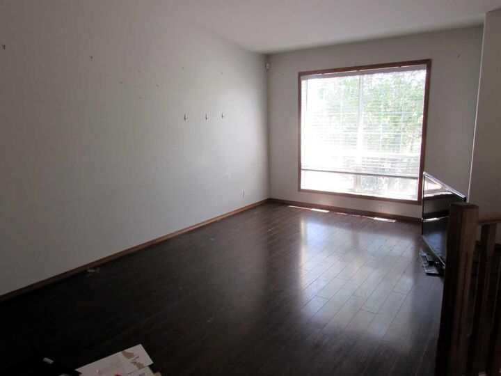 Property Photo:  5204 Landsdowne Avenue  AB T0M 0J0 