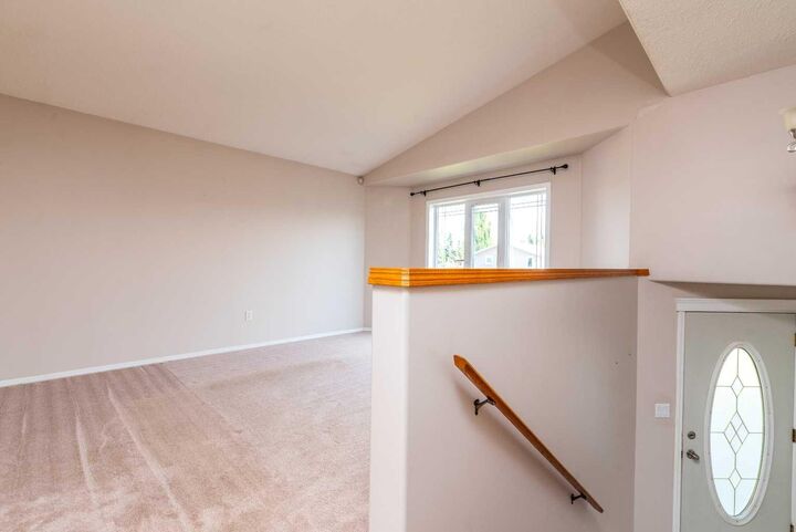 Property Photo:  6601 39 Street  AB T9V 2Y3 