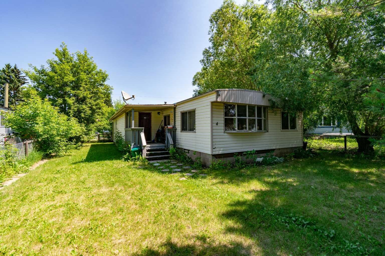 Property Photo: 4 48A Street Close AB T0C 0B0