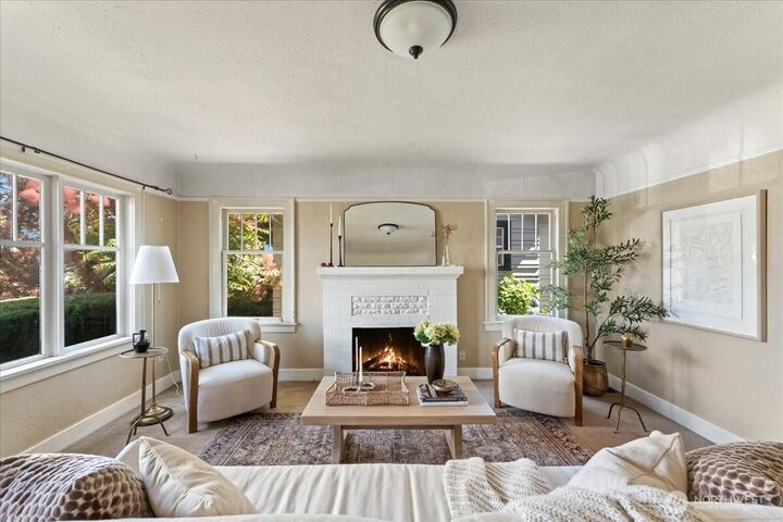 Property Photo: 228 4th Avenue N WA 98020
