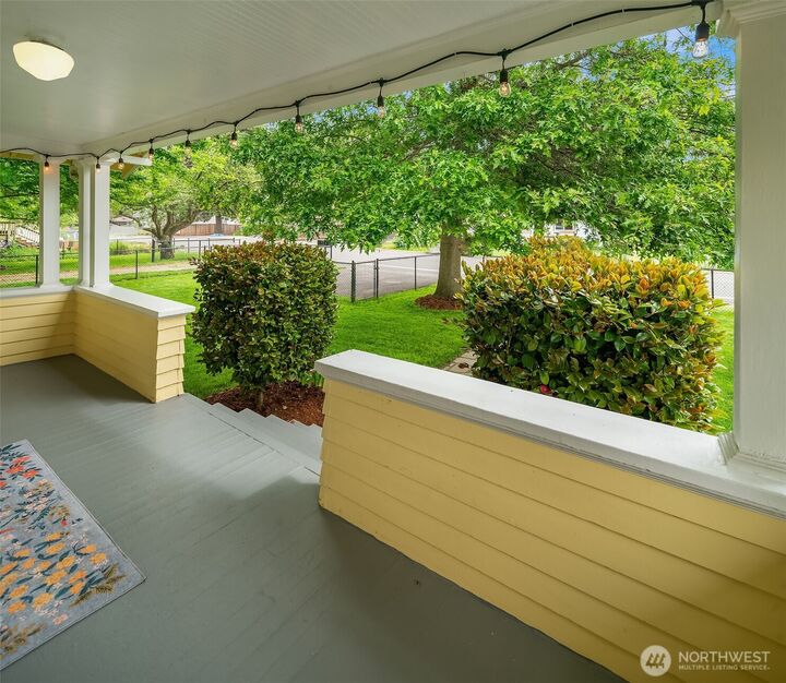 Property Photo: 13039 56th Avenue WA 98178