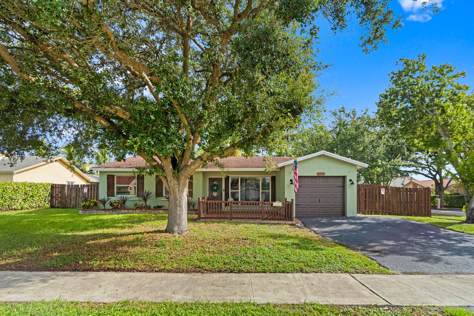 Property Photo: 11651 NW 39th Street FL 33323