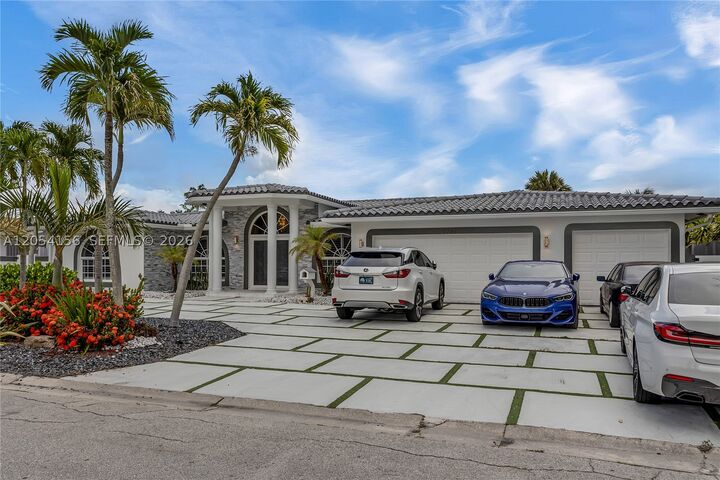 Property Photo: 2920 NE 55th Pl FL 33308