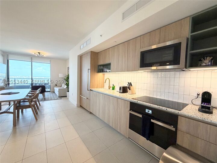 Property Photo:  159 NE 6th St 3215  FL 33132 