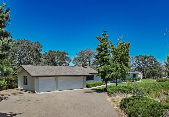 Property Photo: 22370 Lariat Lane CA 96080