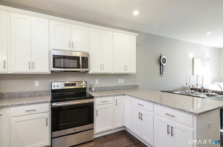 Property Photo:  35 Ringgold Street 104  CT 06119 