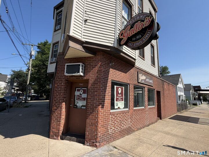 Property Photo:  1362 State Street  CT 06511 