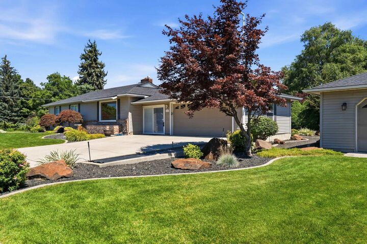 Property Photo: 1116 S Willow Rd WA 99206