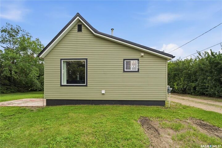 Property Photo: 100 Railway Avenue S SK S0M 1T0