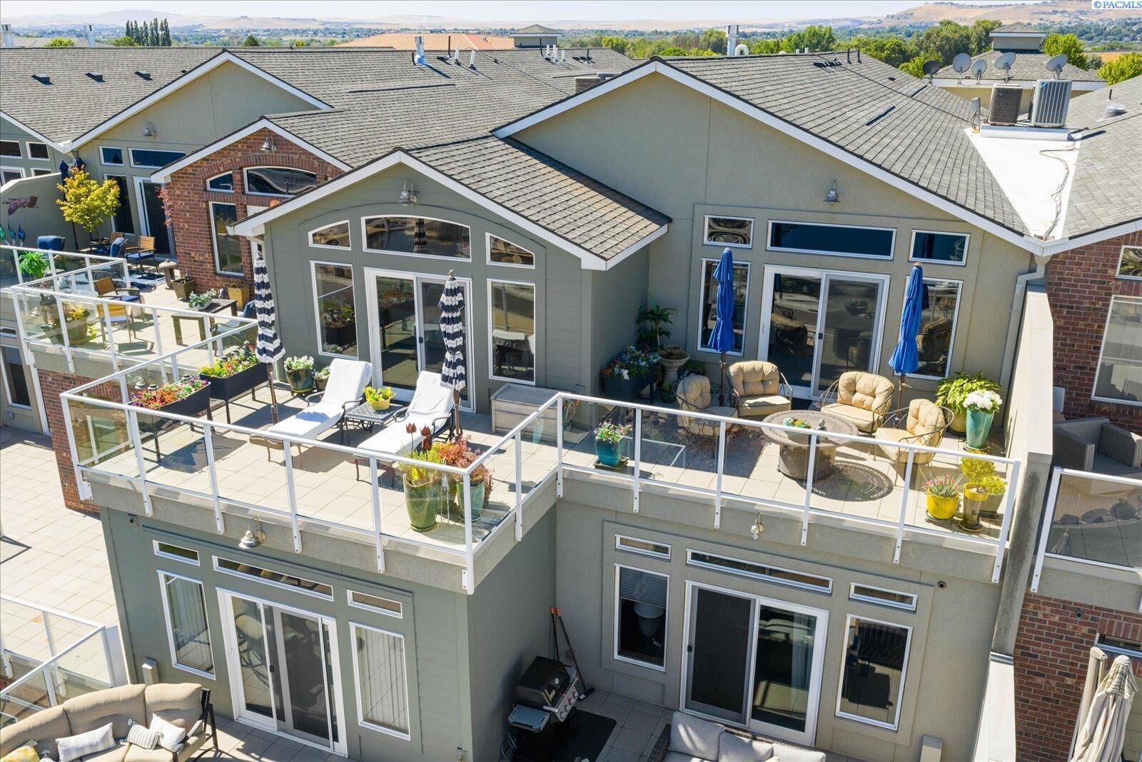 Property Photo: 386 Columbia Point Dr 303 WA 99352