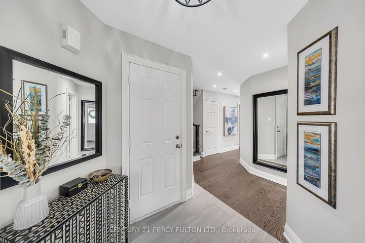 Property Photo:  25 Jonesridge Drive  ON L1T 4Z6 
