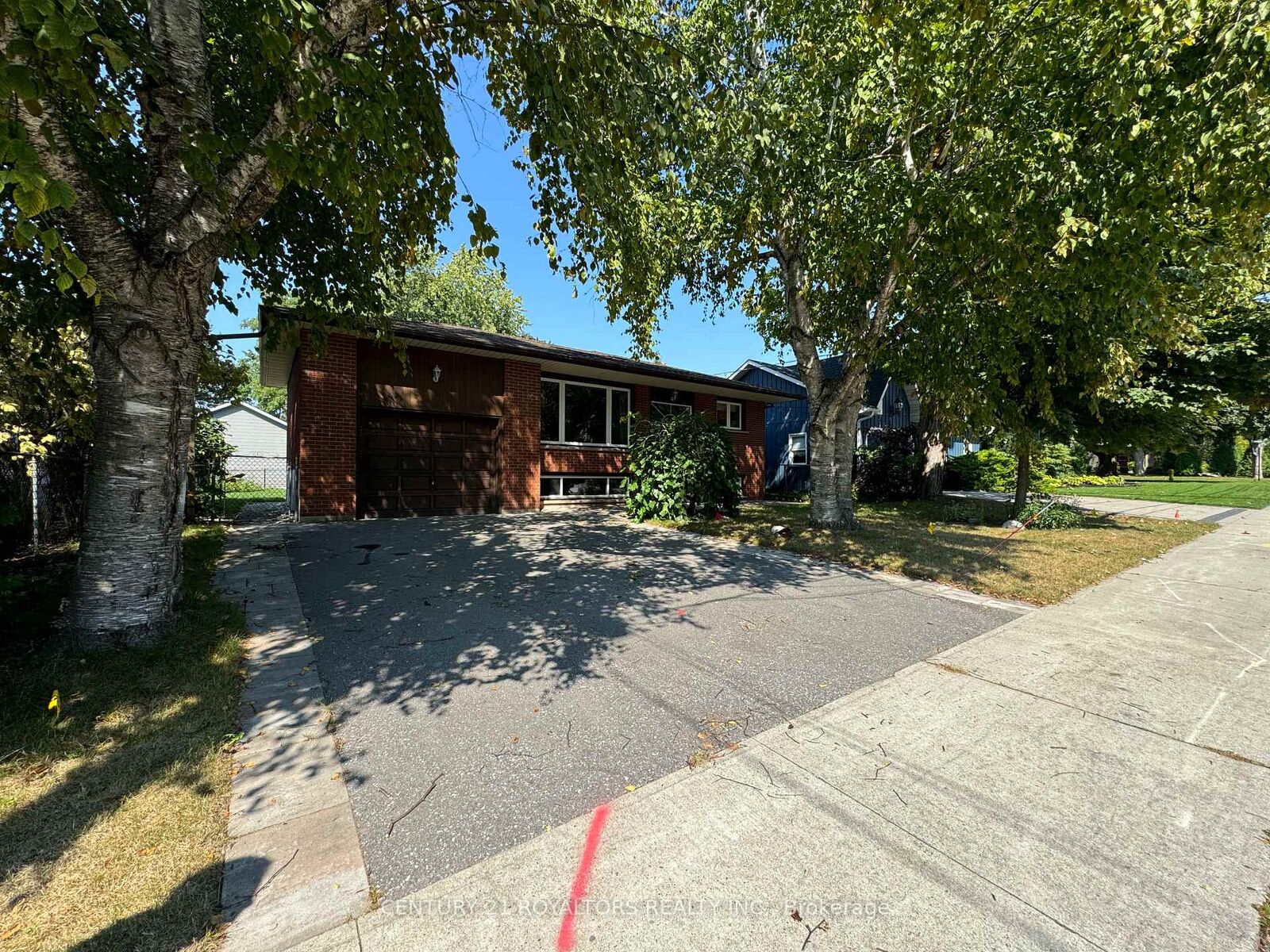 Property Photo:  404 Trent Street W Bsmt  ON L1N 1M5 