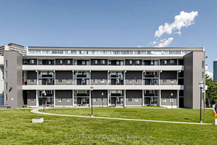 Property Photo: 55 Sunny Glenway 302 ON M3C 2Z5