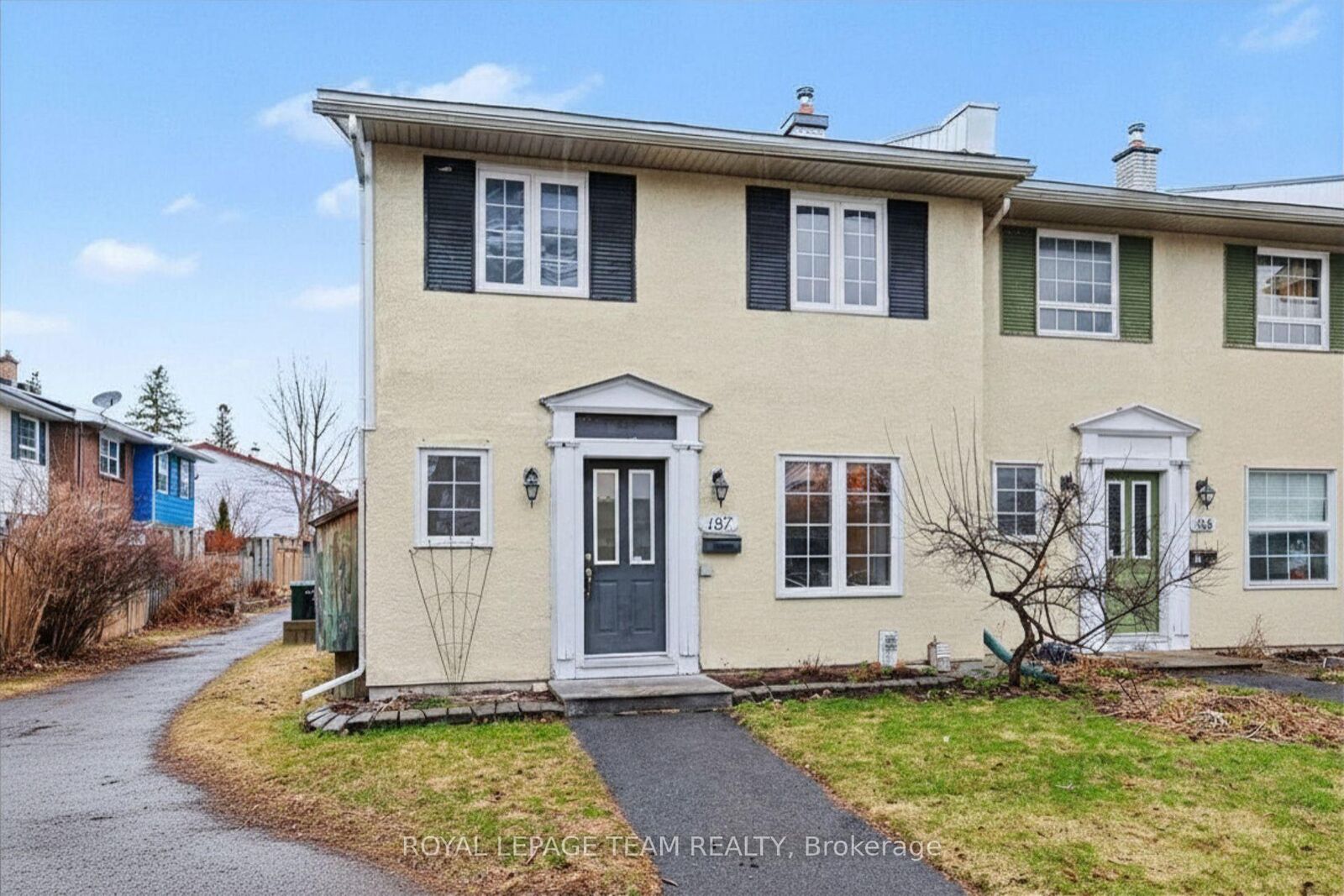 Property Photo: 187 Monterey Drive ON K2H 7A9