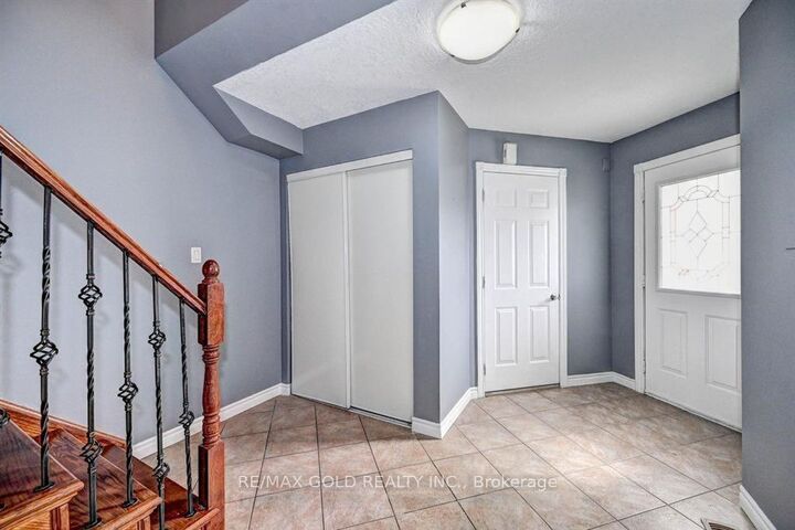 Property Photo:  573 Burnett Avenue  ON N1T 1M6 