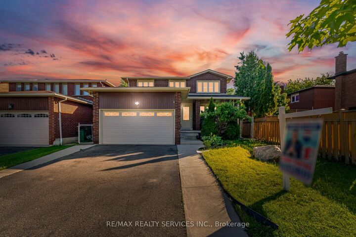 Property Photo:  26 Sunforest Drive  ON L6Z 2Z1 