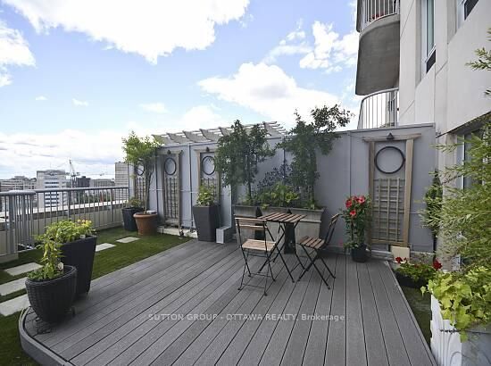 Property Photo:  200 Rideau Street 2007  ON K1N 5Y1 