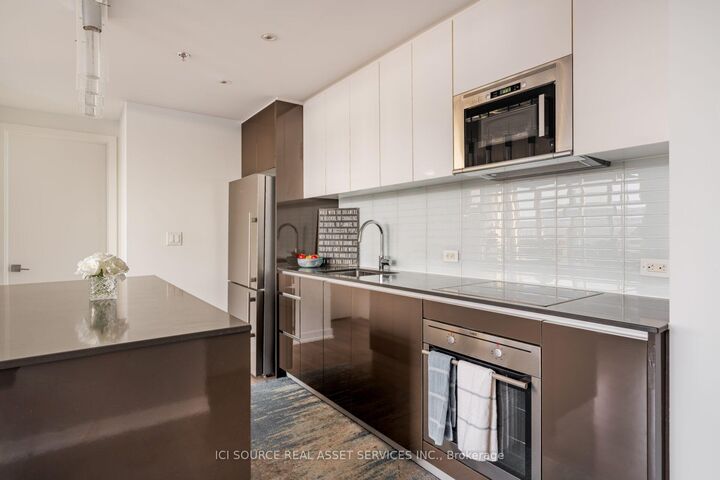 Property Photo:  199 Slater Street 2202  ON K1P 0C8 