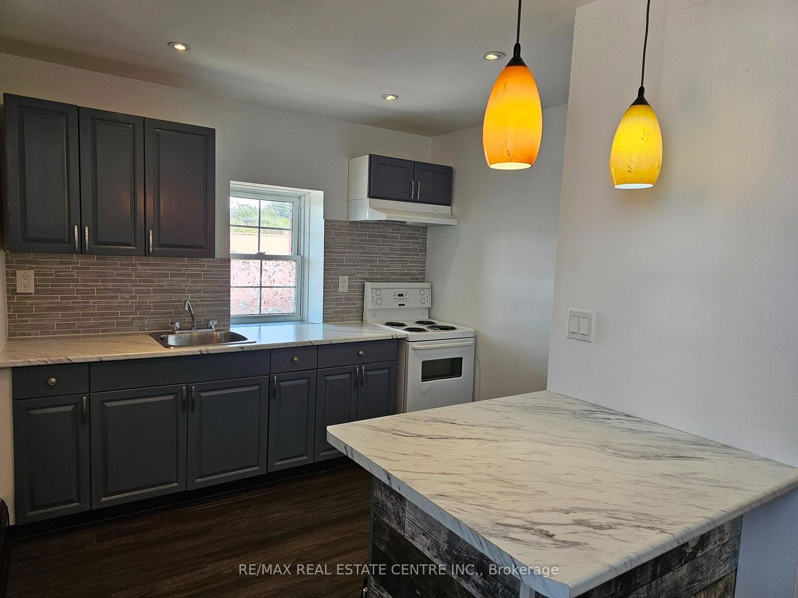 Property Photo:  1-3 Mill Street 1  ON K0K 2C0 
