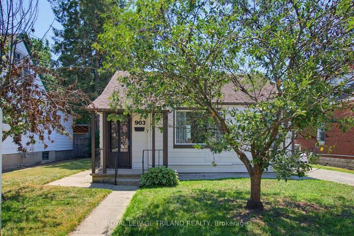 903 Trafalgar Street N — photo 1