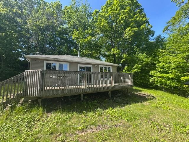 Property Photo: 2458 Howe Island Drive ON K7G 2V6