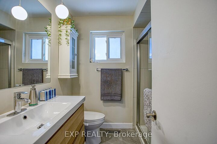 Property Photo:  2387 Cyprus Avenue  ON L7P 1G5 