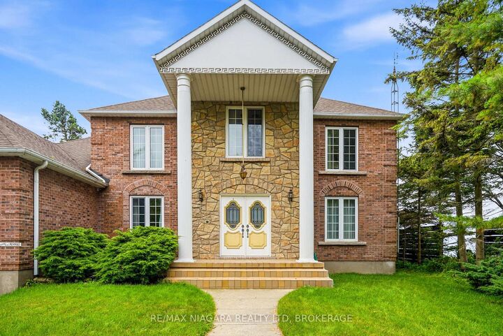 Property Photo: 599 Lakeshore Road E ON L3K 5V3