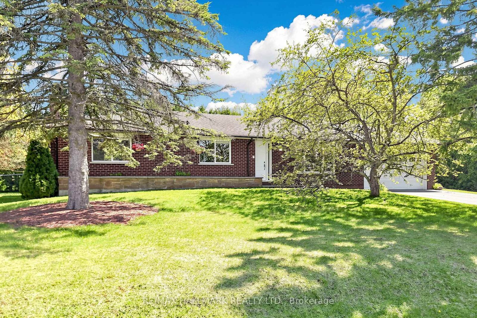 Property Photo: 20 Jasmine Crescent ON L4A 3H4
