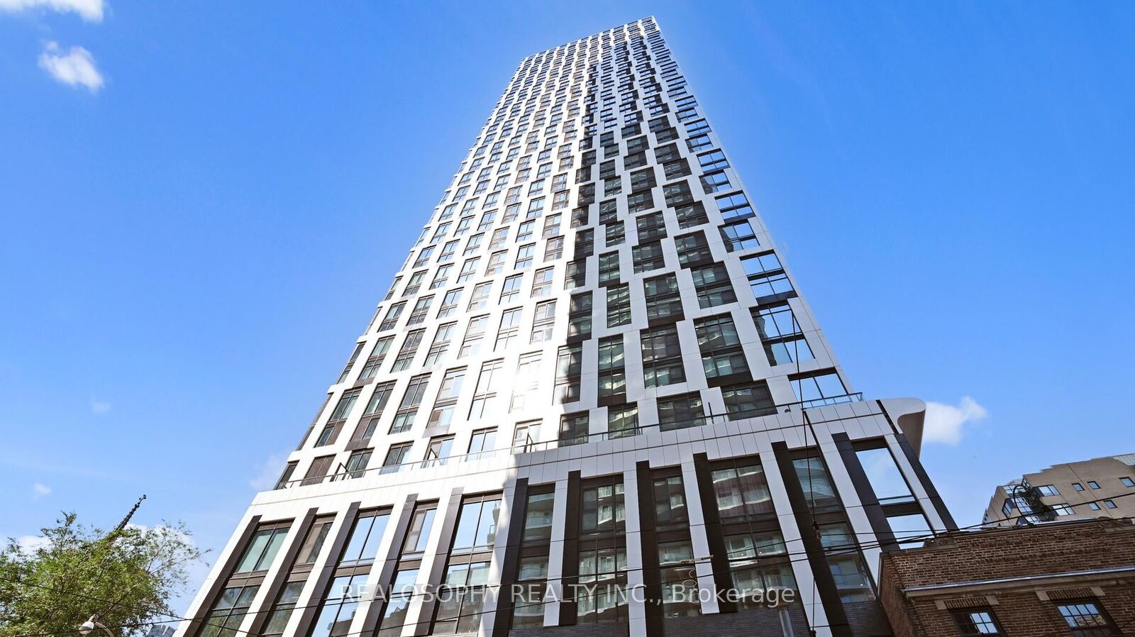 Property Photo:  252 Church Street 5207  ON M5B 0E6 