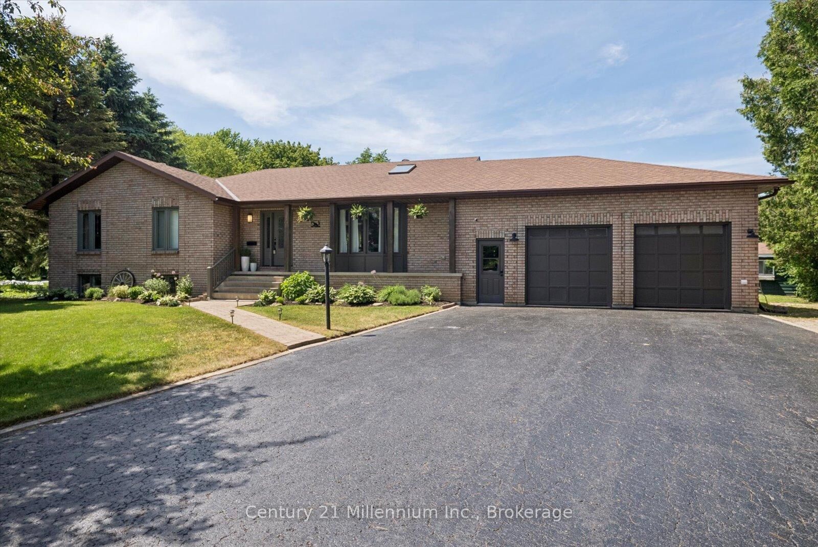 Photo de la propriété: 4 Blackburn Avenue ON L0M 1P0