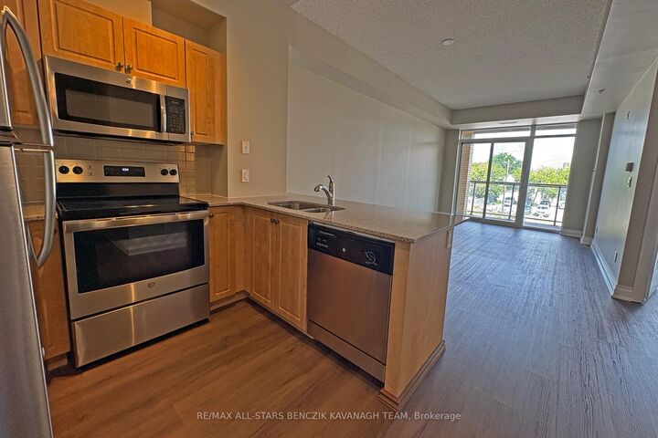 Property Photo:  68 Main Street N 233  ON L3P 0N5 