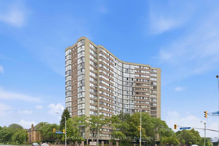 Property Photo: 4235 Sherwoodtowne Boulevard Ph7 ON L4Z 1W3