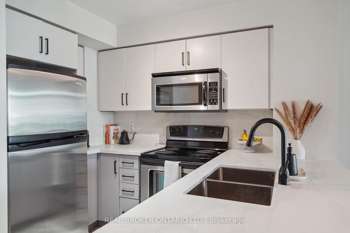 Property Photo:  231 Fort York Boulevard 615  ON M5V 1B2 