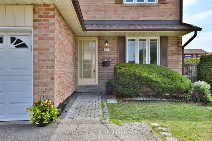 Photo de la propriété:  56 Cathy Jean Crescent  ON M9V 4T3 