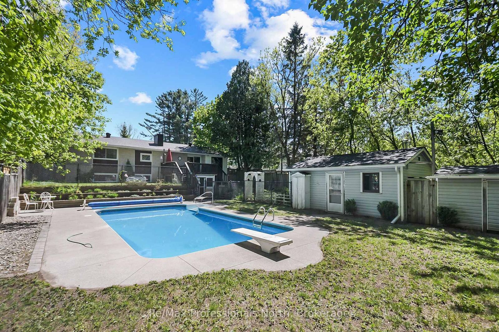 Property Photo:  110 Fraser Street  ON P1P 1C9 