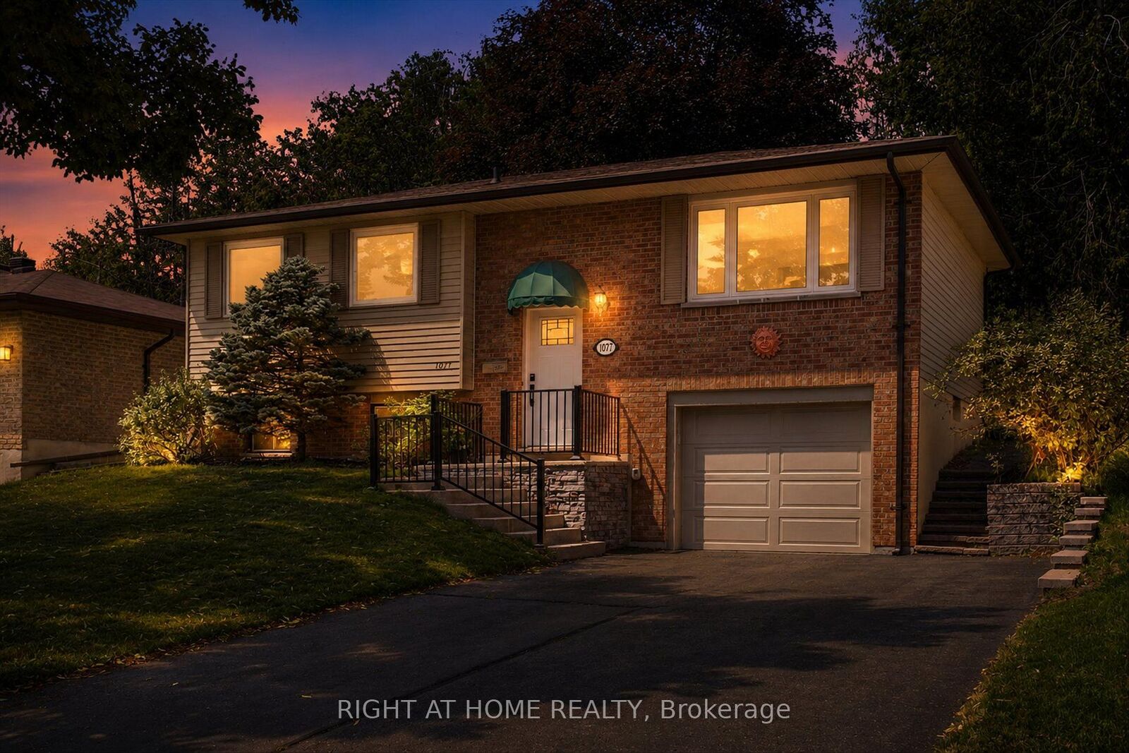 Property Photo: 1077 Danita Boulevard ON K9J 7K7