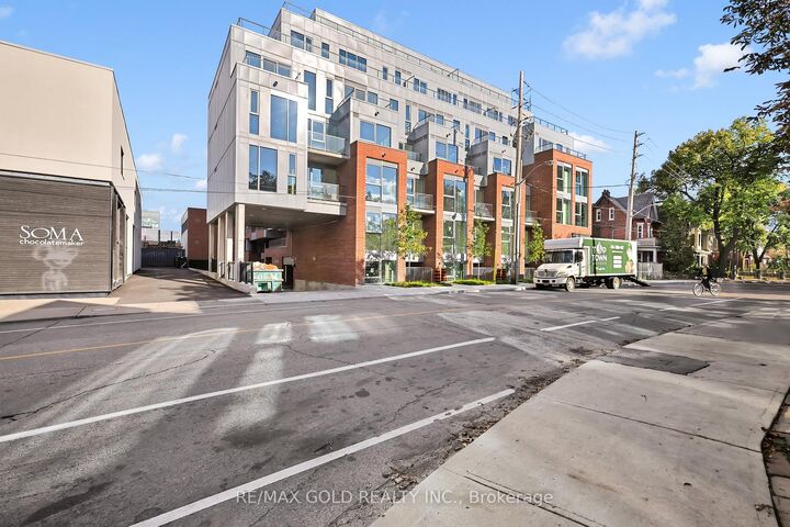 Property Photo: 57 Brock Avenue 211 ON M3H 3N2