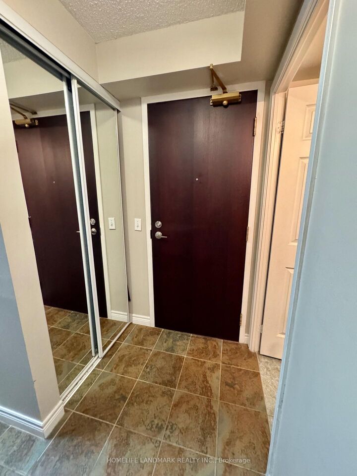 Property Photo:  30 Grand Trunk Crescent 1708  ON M5J 3A4 