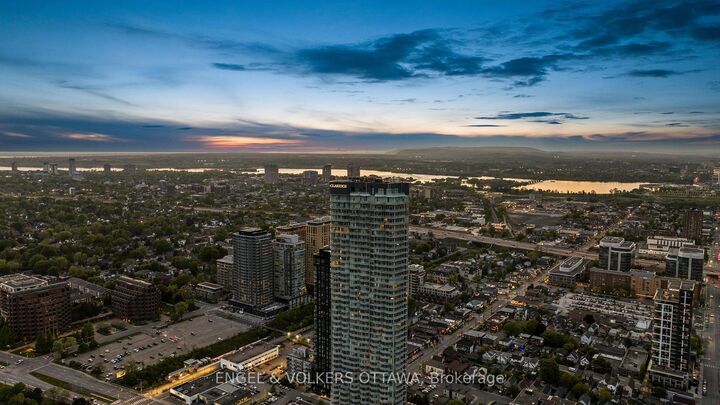 Property Photo: 805 Carling Avenue 3602 ON K1S 5W9